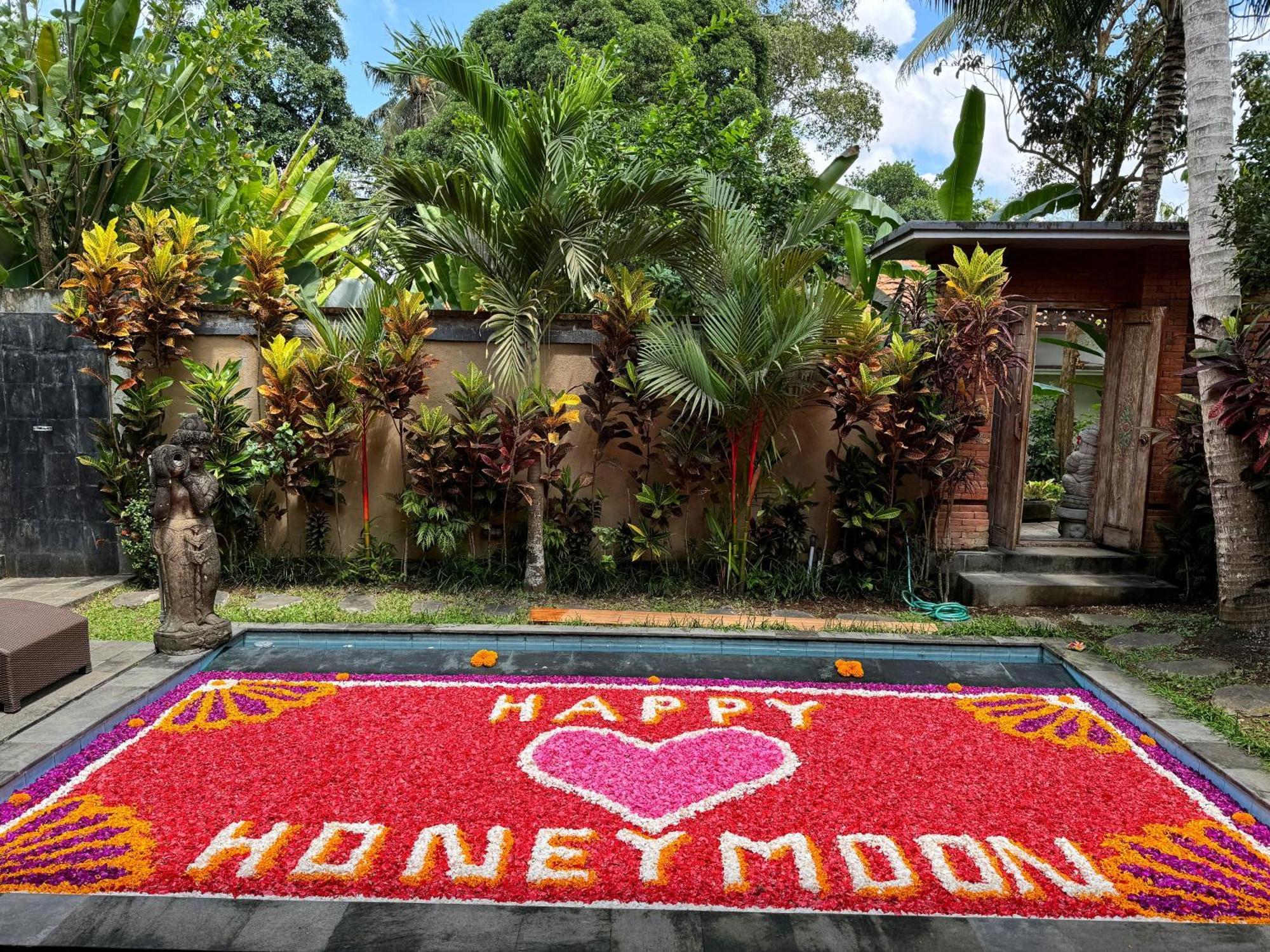 Ubud Suarga Private Pool Villa Buitenkant foto